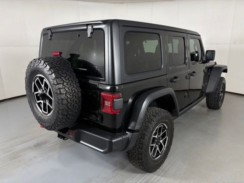 Used 2024 Jeep Wrangler Unlimited Rubicon w/ Technology Group AWD/4WD image 8