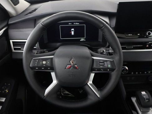 New 2026 Mitsubishi Outlander SE image 41