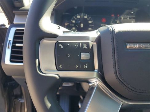 Used 2025 Land Rover Discovery Dynamic SE image 27
