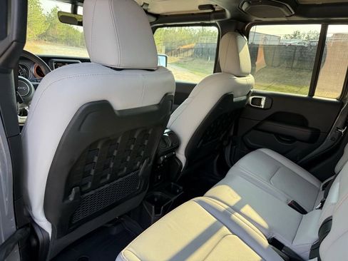 Used 2023 Jeep Gladiator Mojave w/ Cold Weather Group image 26