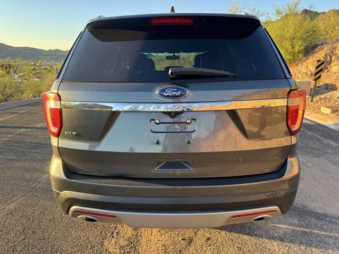 Used 2017 Ford Explorer XLT w/ Equipment Group 202A image 6