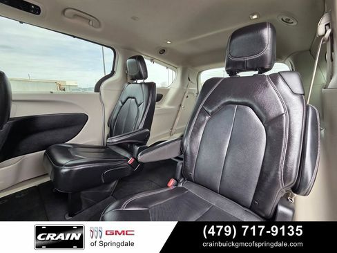 Used 2022 Chrysler Pacifica Touring-L FWD image 24