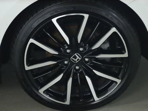Used 2025 Honda Accord Touring image 11