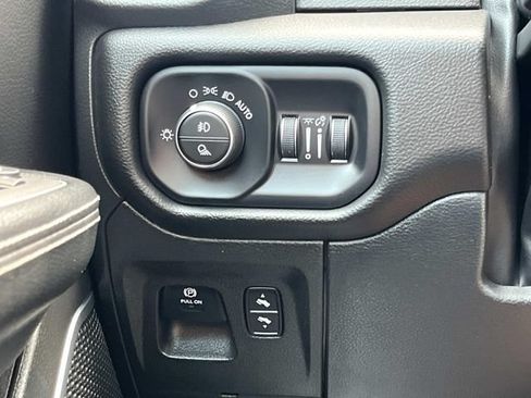 Used 2023 RAM 1500 Laramie AWD/4WD image 41