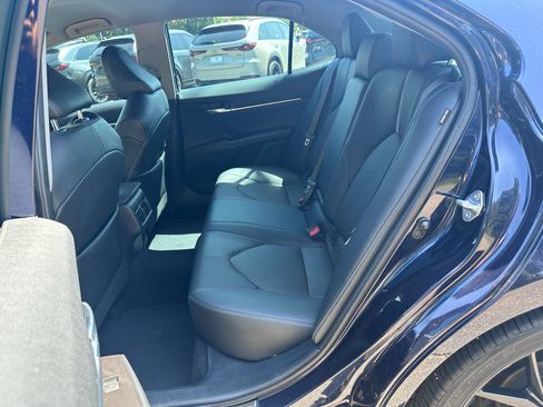 Used 2022 Toyota Camry XSE FWD image 9