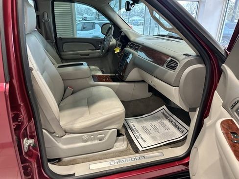 Used 2009 Chevrolet Suburban LTZ image 20