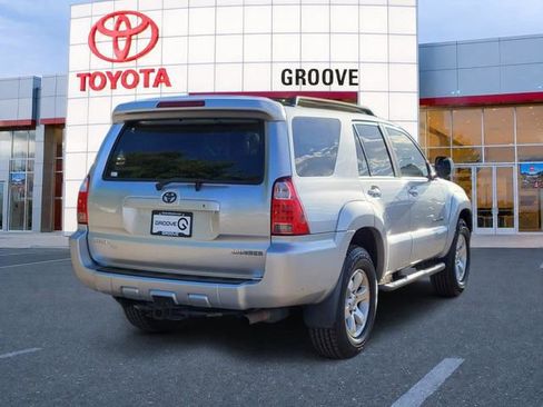 Used 2008 Toyota 4Runner SR5 AWD/4WD image 6