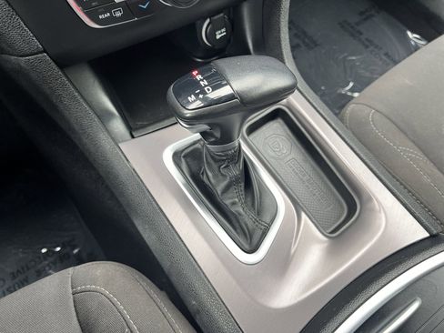 Used 2023 Dodge Charger SXT image 8