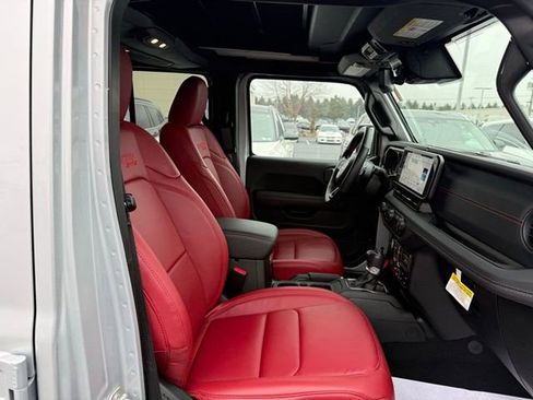 Used 2025 Jeep Wrangler Sport S image 20