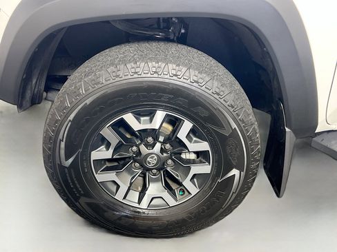 Used 2021 Toyota Tacoma TRD Off-Road image 13