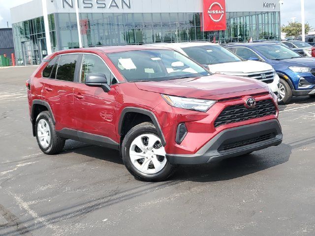 Used 2023 Toyota RAV4 LE AWD/4WD image 31