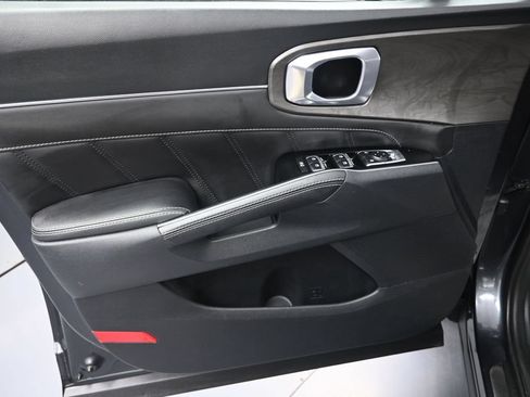 Certified 2024 Kia Sorento SX AWD/4WD image 9
