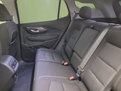 Used 2022 GMC Terrain SLE image 18
