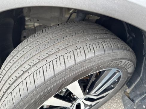 Used 2023 Nissan Pathfinder Platinum image 28