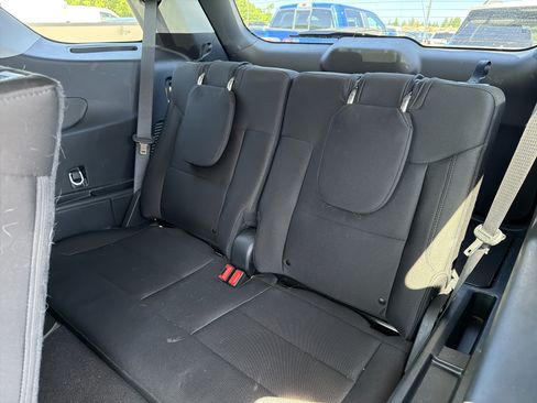 Used 2023 Ford Explorer XLT AWD/4WD image 23