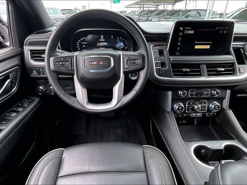 Used 2024 GMC Yukon SLT w/ SLT Luxury Package RWD image 8