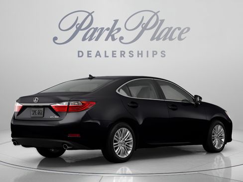 Used 2013 Lexus ES 350 w/ Luxury Pkg FWD image 2