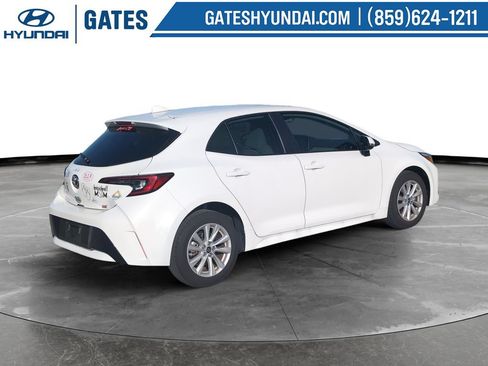 Used 2025 Toyota Corolla SE FWD image 2
