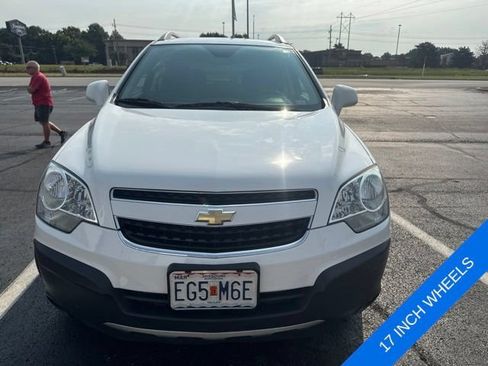 Used 2014 Chevrolet Captiva Sport LS FWD image 2