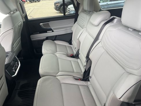Certified 2025 Ford Expedition Platinum w/ Platinum Ultimate Package AWD/4WD image 12