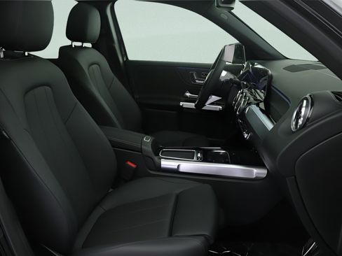 Certified 2026 Mercedes-Benz GLB 250 image 28