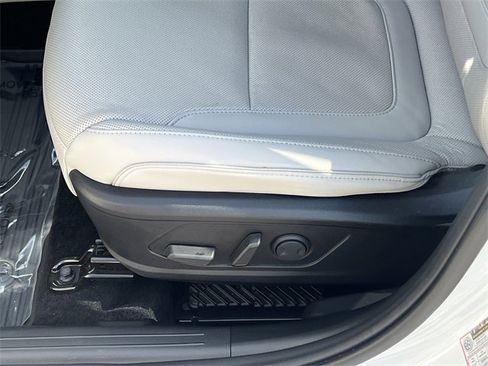 Used 2025 Hyundai Tucson Limited image 10