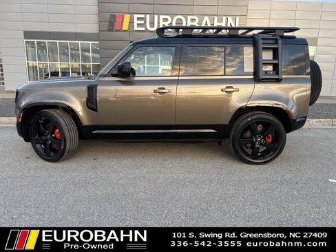 Used 2024 Land Rover Defender 110 X-Dynamic SE image 2