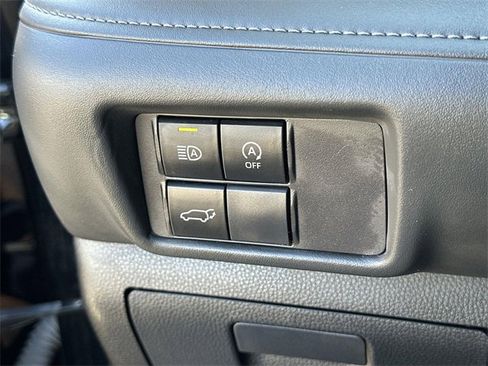 Used 2024 Toyota Highlander XSE image 17