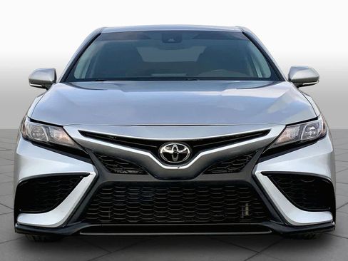 Used 2023 Toyota Camry SE image 4