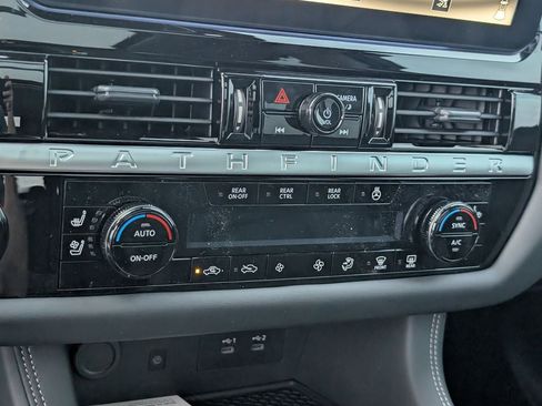 New 2026 Nissan Pathfinder Platinum FWD image 13