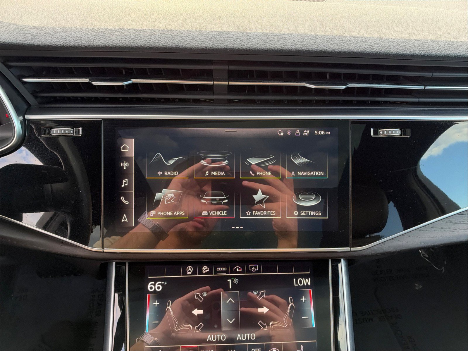 Used 2021 Audi Q7 2.0T Premium Plus w/ Premium Plus Package AWD/4WD image 15