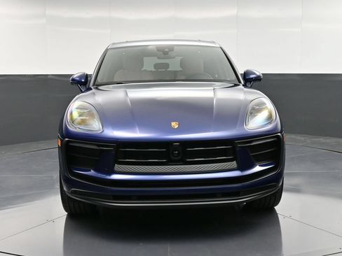 Certified 2026 Porsche Macan AWD/4WD image 11