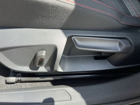 Used 2024 Volkswagen GTI SE image 17