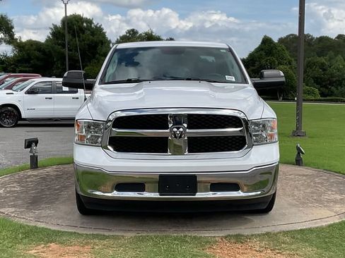 Used 2022 RAM 1500 Classic SLT w/ Trailer & Traction Group RWD image 2