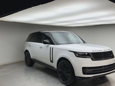 New 2026 Land Rover Range Rover Long Wheelbase SE image 8