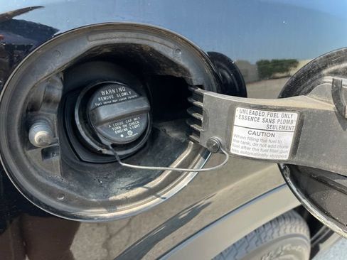 Used 2024 Subaru Ascent Premium w/ Convenience Package AWD/4WD image 17
