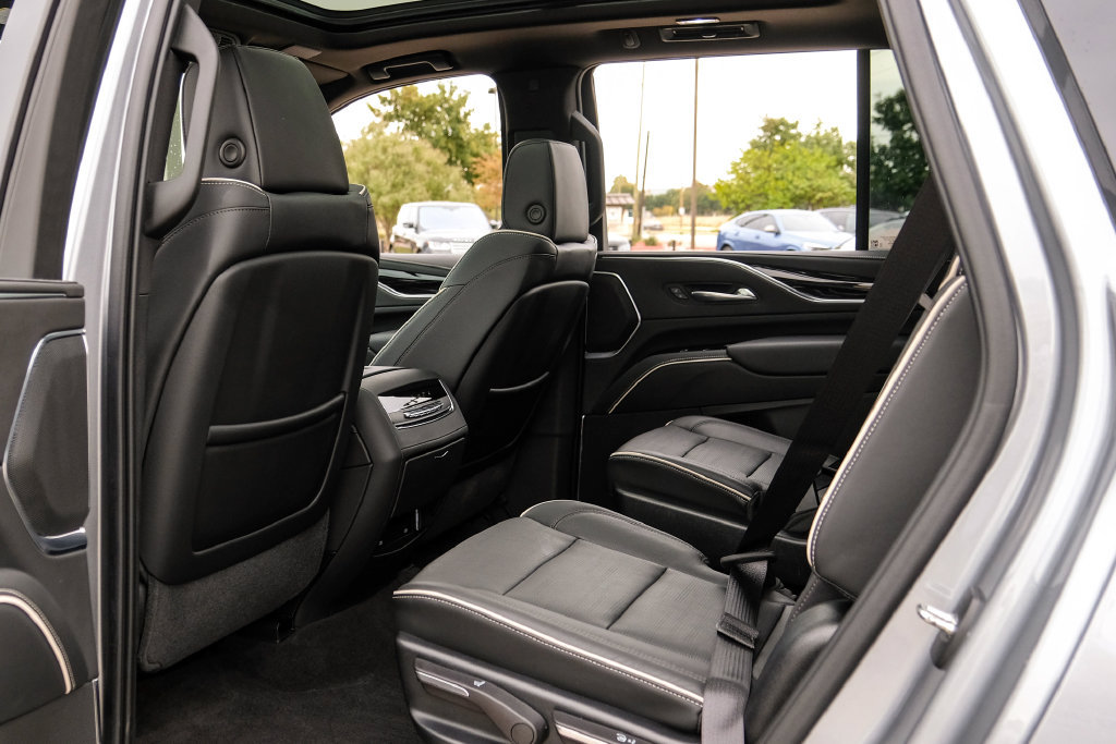 Used 2023 Cadillac Escalade Sport w/ LPO, ONYX Package AWD/4WD image 52