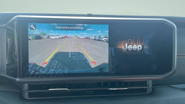 Used 2026 Jeep Gladiator Mojave AWD/4WD image 14