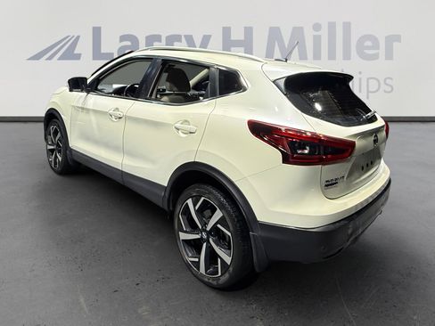 Used 2021 Nissan Rogue Sport SL w/ Premium Package image 3