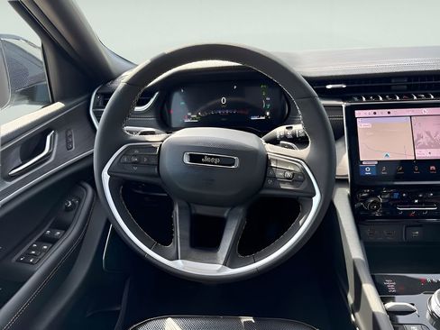 New 2025 Jeep Grand Cherokee Limited 4xe image 17