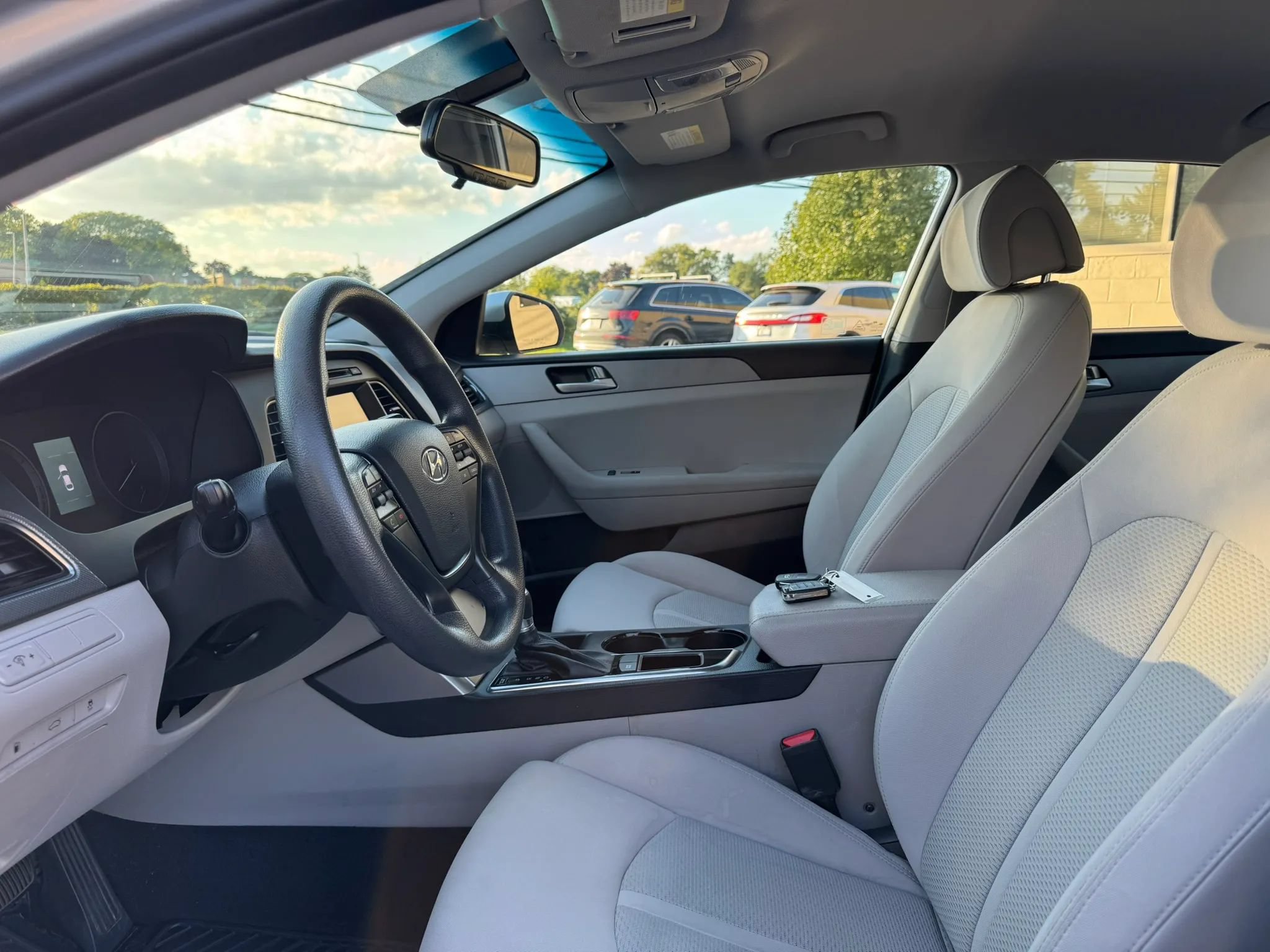 Used 2017 Hyundai Sonata SE w/ Winter Weather Package FWD image 18