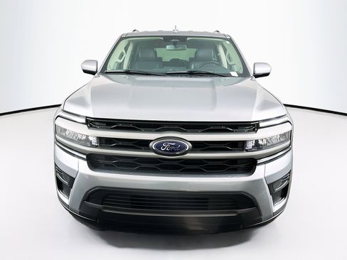 Used 2024 Ford Expedition XLT image 2