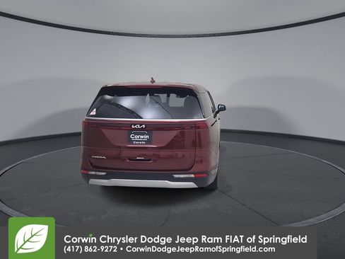 Used 2023 Kia Carnival LX FWD image 13