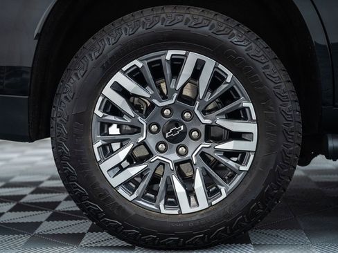 Used 2025 Chevrolet Tahoe Z71 AWD/4WD image 22