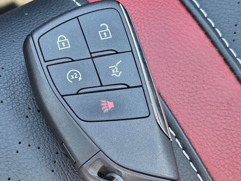Used 2024 Chevrolet Traverse RS w/ LPO, Floor Liner Package AWD/4WD image 44