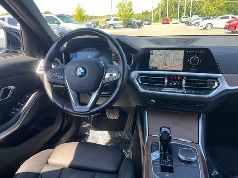 Used 2020 BMW 330i Sedan w/ Convenience Package RWD image 16