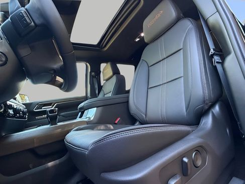 New 2026 Chevrolet Silverado 1500 High Country w/ Midnight Edition AWD/4WD image 19