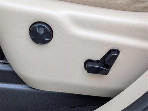 Used 2019 Jeep Grand Cherokee Laredo image 21