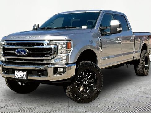 Used 2022 Ford F250 Lariat w/ Lariat Value Package AWD/4WD image 3