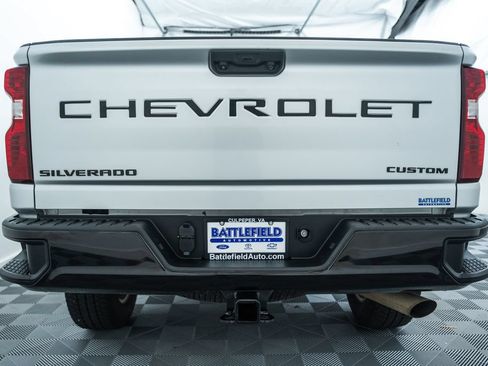 Used 2022 Chevrolet Silverado 2500 Custom w/ Custom Value Package AWD/4WD image 6